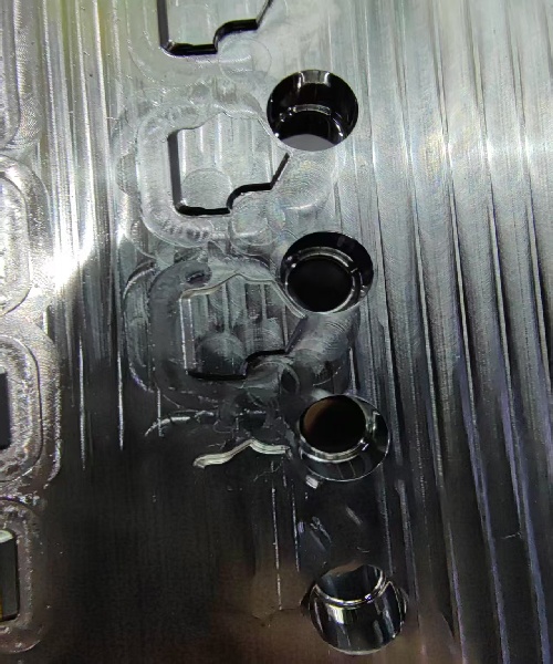 A2模具鏡面拋光效果